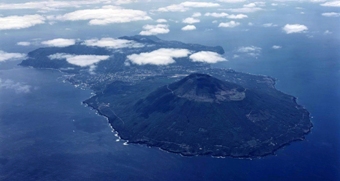 �󂩂�̔��䓇